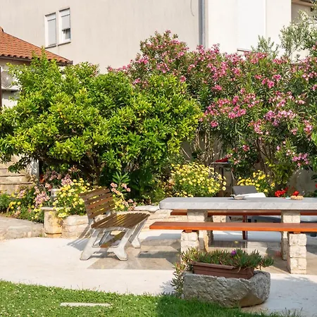 Nena Apartamento Pula