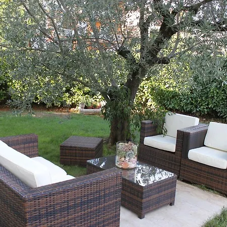 Nena 아파트 풀라